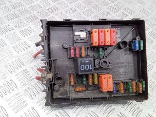 блок предохранителей Volkswagen Touran 1 поколение 2006, 1K0937800