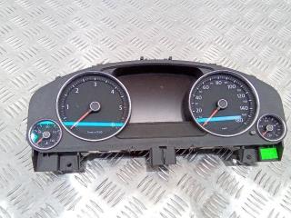 щиток приборов (приборная панель) Volkswagen Touareg 2 поколение [рестайлинг] 2017, 7P6920983