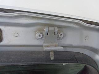 петля крышки багажника Volkswagen T-Roc 1 поколение 2019