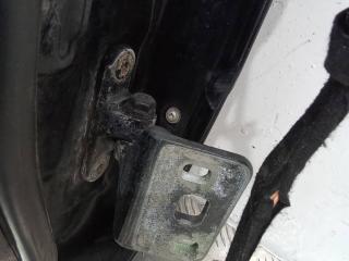 петля двери Mercedes-Benz E-Класс W211/S211 2005, седан