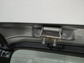 петля крышки багажника Toyota Corolla Verso 2 поколение AR10 2005