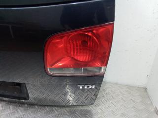 фонарь крышки багажника правый Volkswagen Touareg 1 поколение 2004