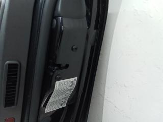 замок двери передней правой Volkswagen Touareg 1 поколение [рестайлинг] 2007