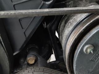 кронштейн компрессора кондиционера Kia Carnival 1 поколение [рестайлинг] 2005, 2.9 л., дизель, МКПП