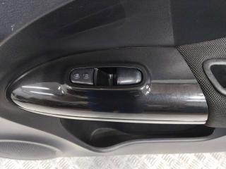 кнопка стеклоподъемника двери передней правой Nissan Juke YF15 [рестайлинг] 2014