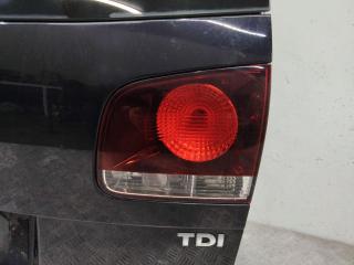 фонарь крышки багажника правый Volkswagen Touareg 1 поколение 2007