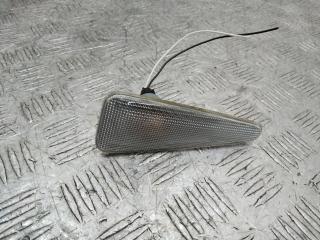 повторитель поворота на крыле Dacia Sandero 1 поколение 2010