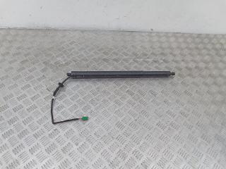 амортизатор крышки багажника (3-5 двери) Peugeot 3008 2 поколение 2020, 9830769680