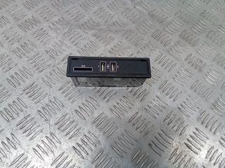 разъем AUX / USB Mercedes-Benz C-Класс W205/S205/C205 2017, A2058200526