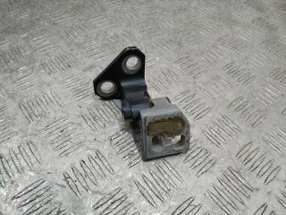 петля двери Volkswagen Jetta 5 поколение 2005