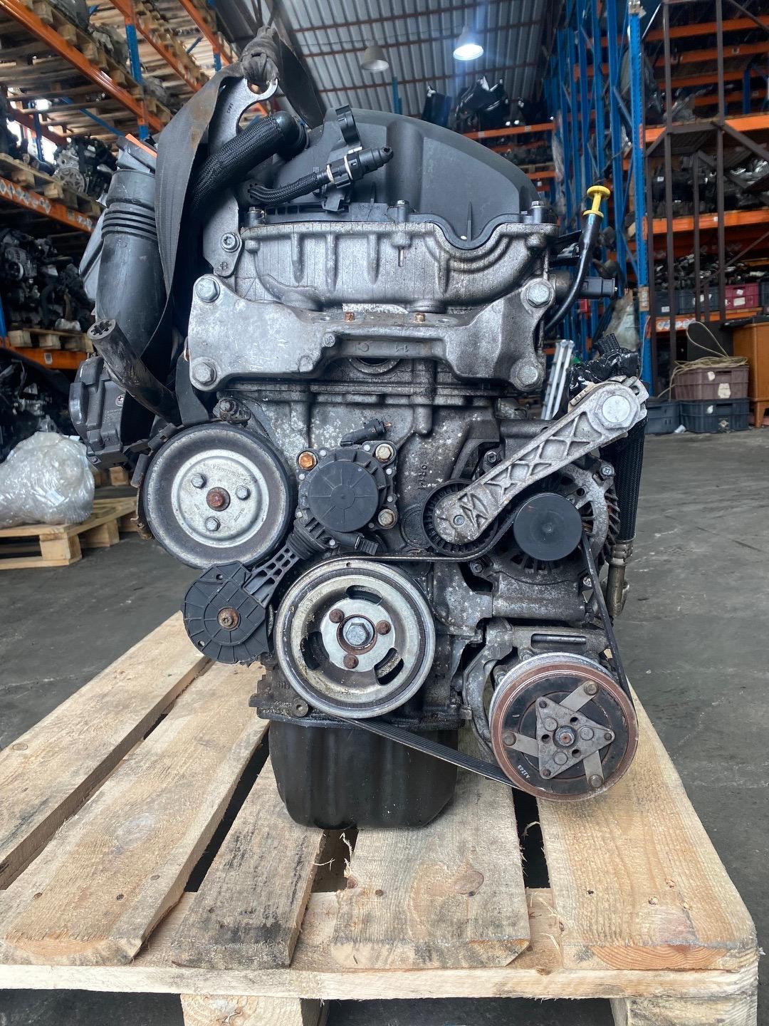 двигатель Mini Countryman 1 поколение, 1.6 л., N16 B16 A, бензин, EP6C, 5FS - фото №1