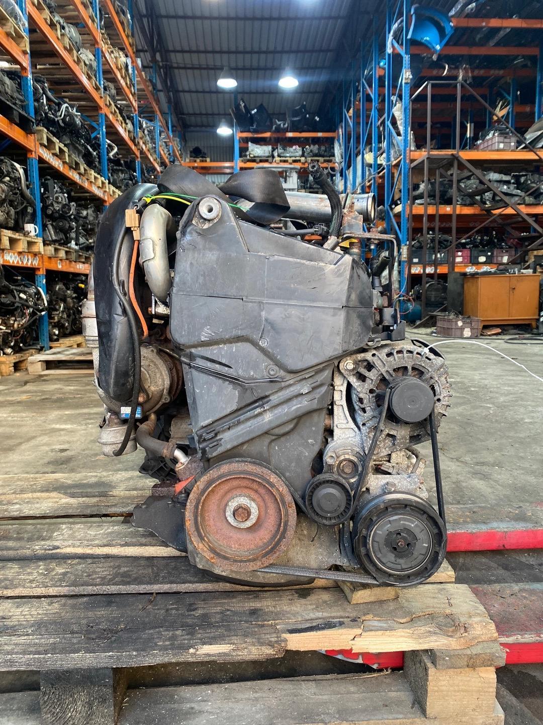 двигатель Renault Grand Scenic 3 поколение (2009 - 2012), 1.5 л., K9K 846, дизель, K9K846, K9K - фото №1