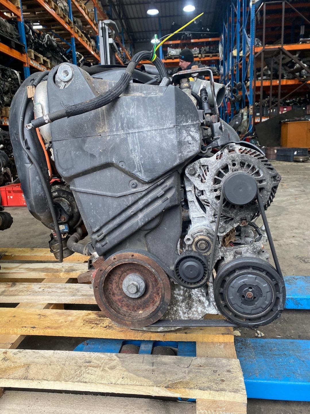 двигатель Renault Megane 3 поколение (2008 - 2014), 1.5 л., K9K 837, дизель, K9K, K9K837 - фото №1