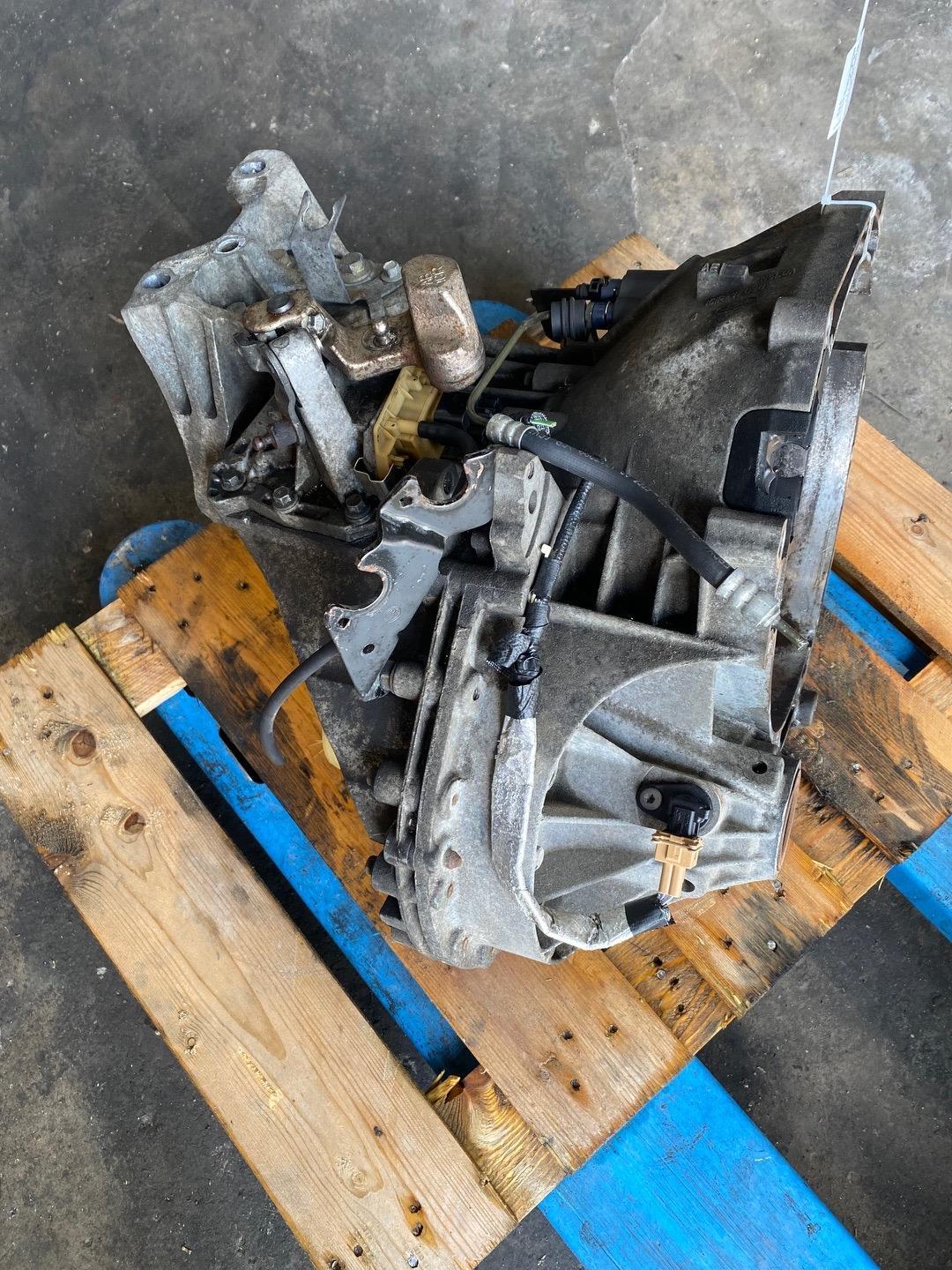 КПП механическая (МКПП) Ford Transit 6 поколение 2006, 2.0 л., ABFA, дизель, МКПП, 1C1R7002AL, T1GA3 - фото №1