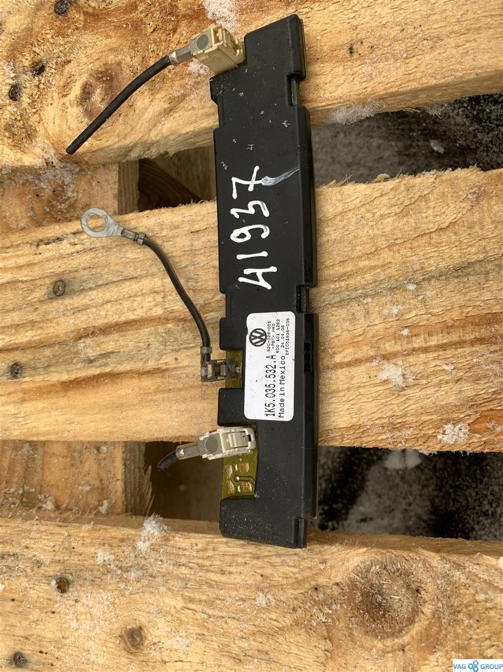 антенна Volkswagen Jetta 5 поколение 2006, 2.0 л., TDi, дизель, седан, 1K5035532A, 1K5035532B, 1K5035532L - фото №1