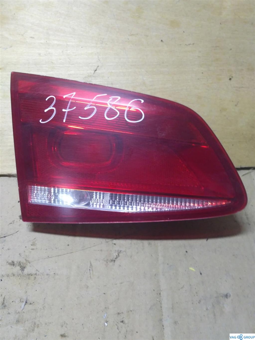 фонарь крышки багажника левый Volkswagen Passat B7 2011, 2.0 л., TDi, дизель, универсал, 3AF945093B, 3AF945093G, 3AF945093J, 3AF945093L, 3AF945093Q - фото №1