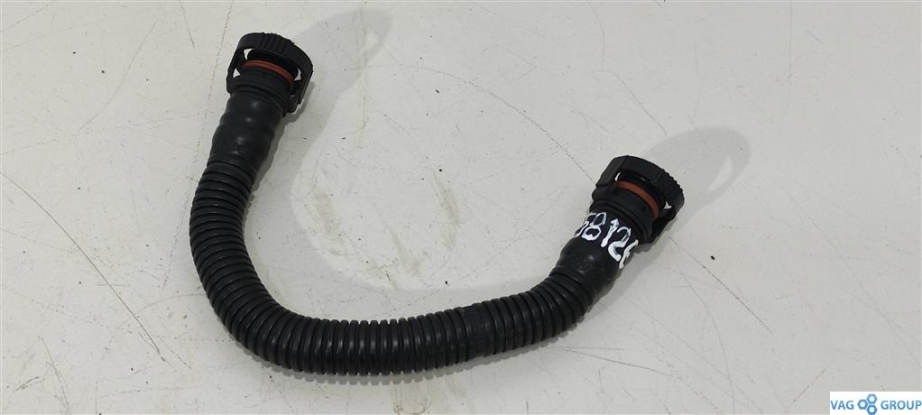 патрубок (трубопровод, шланг) Volkswagen Passat B6 2007, 2.0 л., бензин, универсал, 06F103221F, 06F103221H - фото №1
