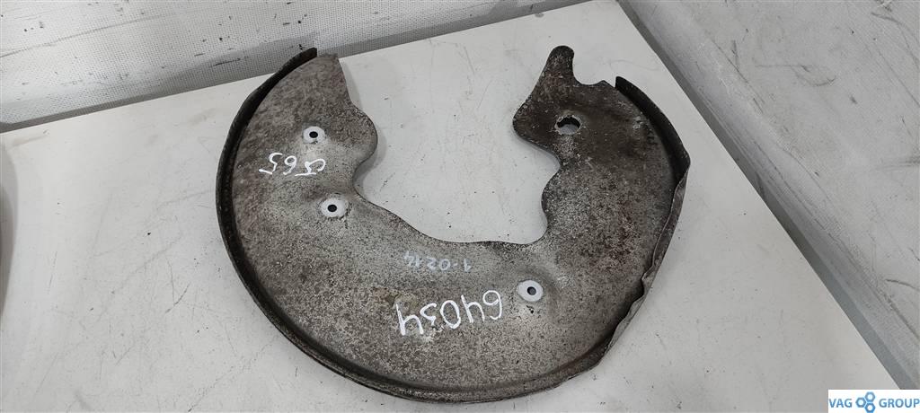 защитный кожух тормозного механизма Porsche Macan 1 поколение 2017, 3.0 л., бензин, внедорожник 5 дв., ., 8K0615611A - фото №1