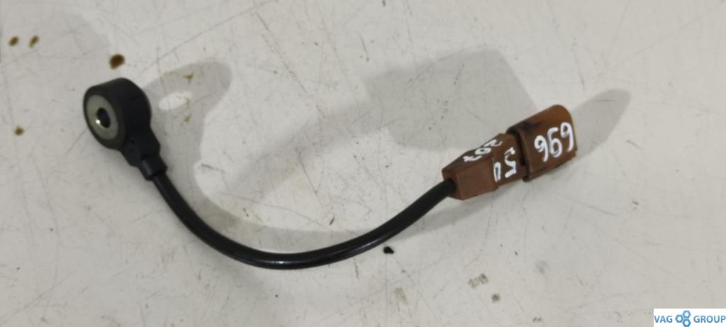 датчик детонации Audi A3 8L 1999, 1.8 л., бензин, седан, 06A905377C, . - фото №1