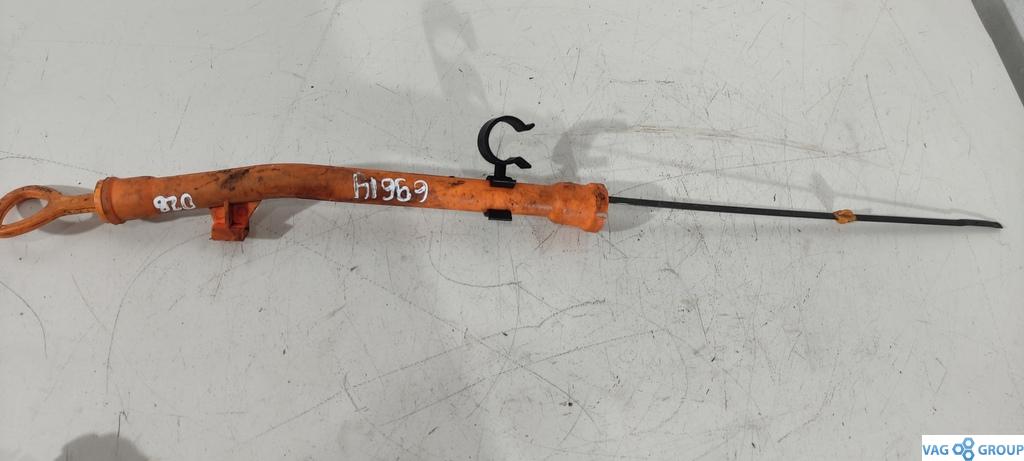 трубка масляного щупа Audi A4 B6 2003, 1.8 л., бензин, седан, 06A103663B, 06B103663G - фото №1