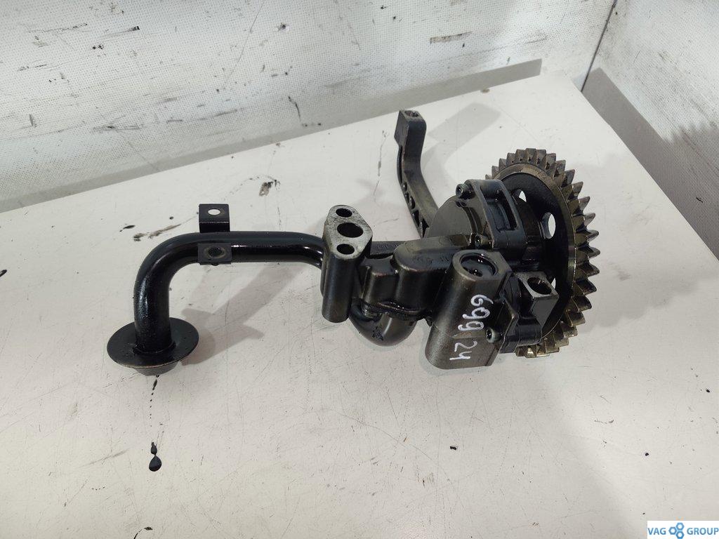 насос масляный Volkswagen Transporter T5 2006, 2.5 л., TDi, дизель, микроавтобус, 070115153, . - фото №1