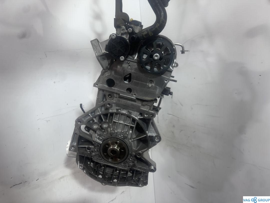 двигатель Skoda Octavia 3 поколение (A7) 2015, 1.4 л., бензин, CPW, 04E103475BT - фото №1