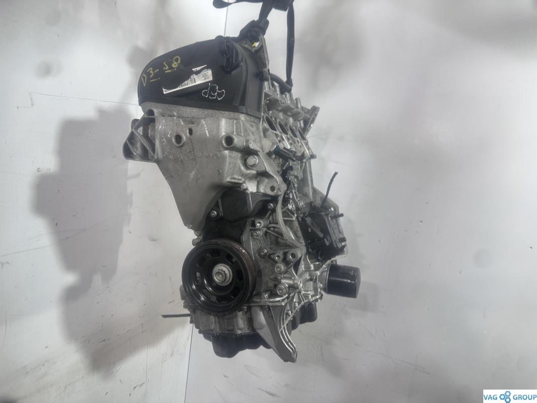 двигатель Skoda Octavia 3 поколение (A7) 2015, 1.4 л., бензин, CPW, 04E103475BT - фото №1