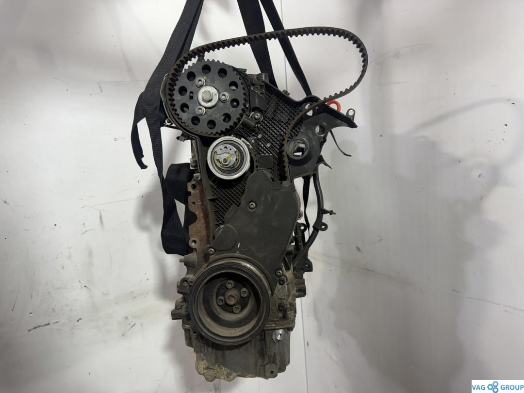 двигатель Volkswagen Amarok 1 поколение 2013, 2.0 л., TDi, дизель, CNE, CKU, CKT, CSH, CAA, CDC, CNF, CLCA, CLJA, CLJ, CLC, CDB, CKUB, CAAA, CAAB, CAAC, CAAD, CAAE, CLCB, CGL, CKTB, CKTC, CSNA, CSL, CDBA, CDCA, CNEA, CSHA, CSN - фото №1