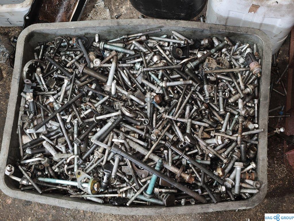 болт Audi A4 B8/8K 2010, 2.0 л., TFSI, бензин, седан, . - фото №1