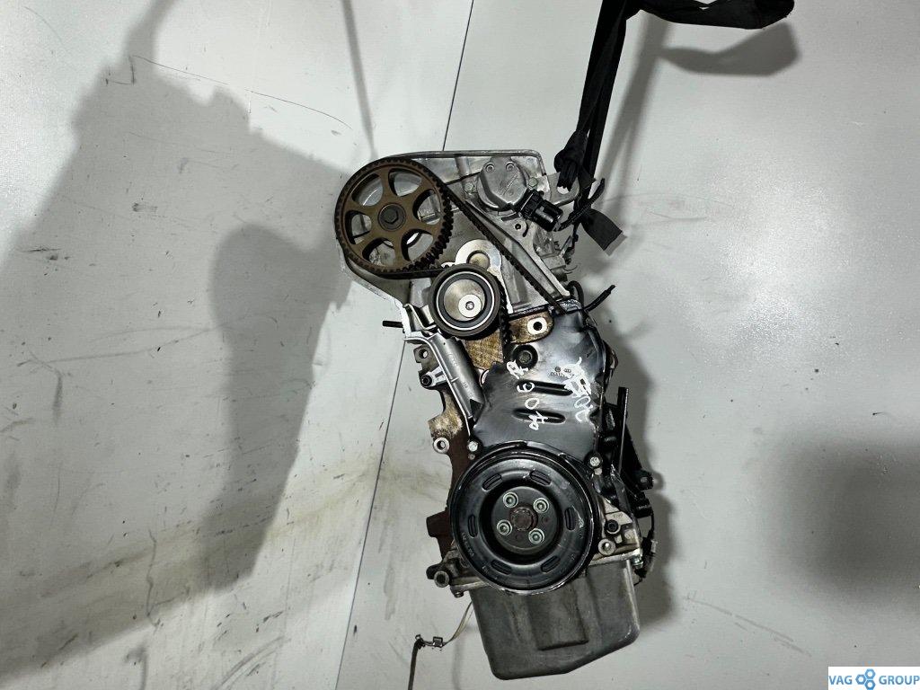 двигатель Audi A4 B7 2004, 1.8 л., бензин, AWT, AWM, AMB, AWC, AUG, AVJ, APX, BFB, BAM, AJH, AUQ, BEX, AWP