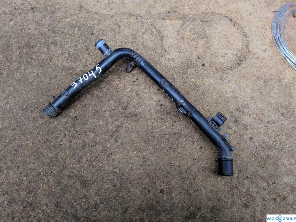 патрубок (трубопровод, шланг) Volkswagen Passat B7 2013, 2.0 л., TDi, дизель, седан, 03L121065AJ, . - фото №1