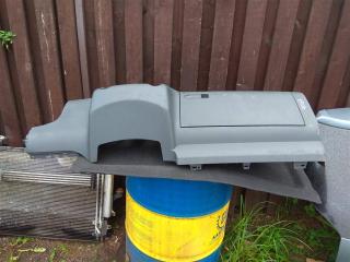 бардачок Volkswagen Touareg 1 поколение 2004, 4.2 л., бензин, внедорожник 5 дв., 7L6858904, 7L6858927