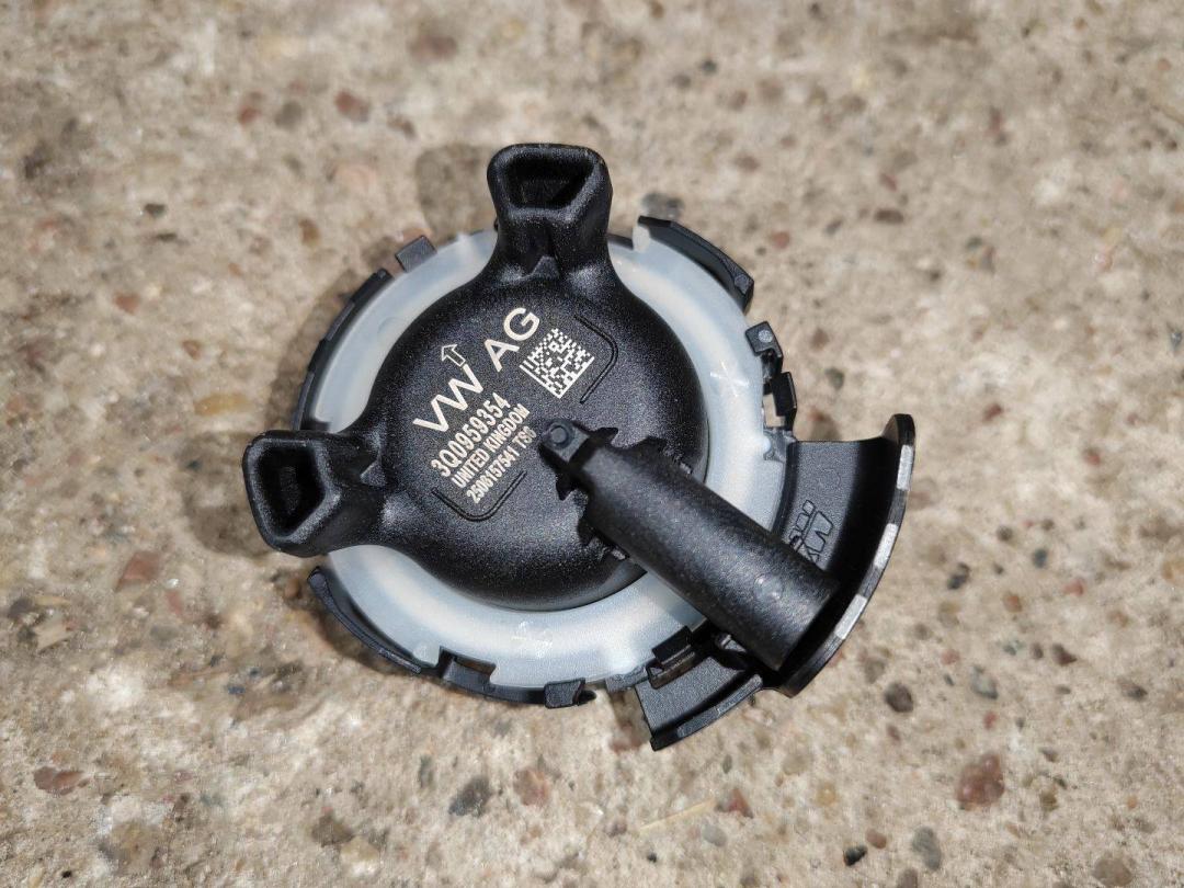 датчик удара Skoda Octavia 3 поколение (A7) 2016, 2.0 л., дизель, 3Q0959354 - фото №1