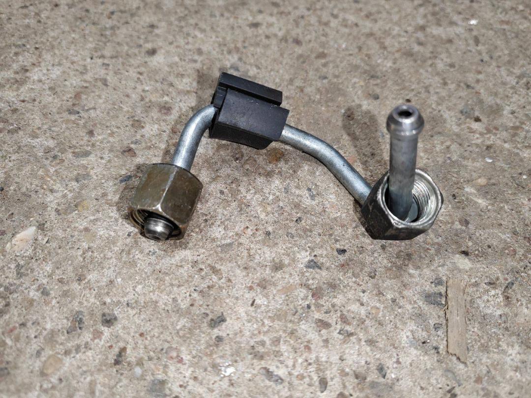 трубка ТНВД Skoda Octavia 3 поколение (A7) 2016, 2.0 л., дизель, 03L130301AT - фото №1