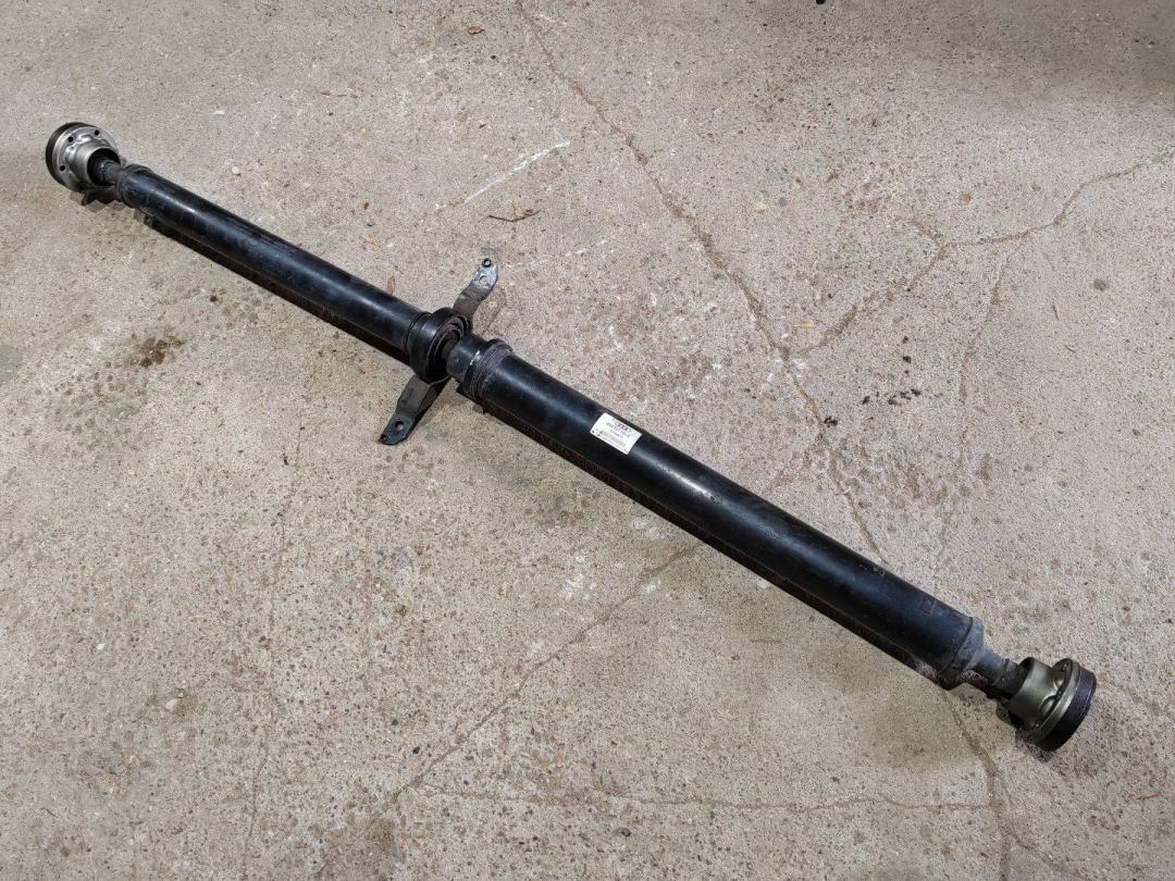 карданный вал Audi Q5 8R 2012, 3.2 л., бензин, 8R0521101C - фото №1