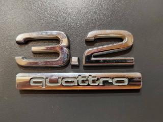 эмблема Audi Q5 8R 2010, 3.2 л., бензин, 8R0853743