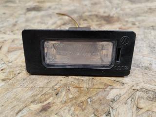 подсветка номера Audi Q5 8R 2010, 3.2 л., бензин, 8T0943021