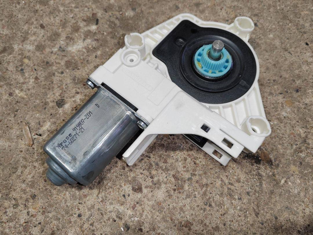 моторчик стеклоподъемника Audi A8 D4/4H 2011, 4.2 л., TDi, дизель, 8K0959802B - фото №1