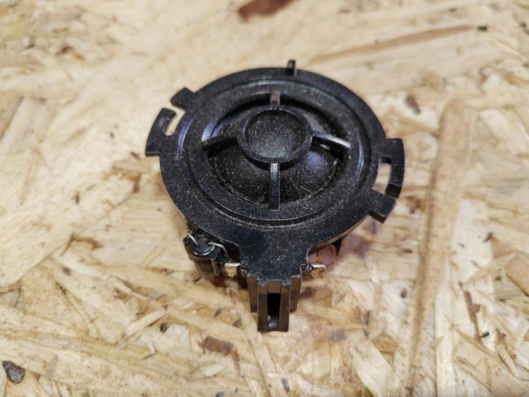 динамик высокочастотный (пищалка) Audi Q5 8R 2012, 3.2 л., бензин, 8R0035399A - фото №1