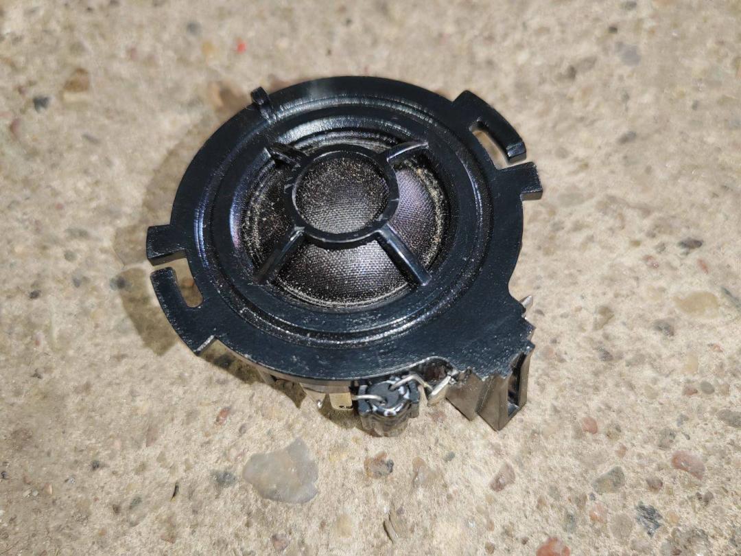 динамик высокочастотный (пищалка) Audi Q5 8R 2010, 3.2 л., бензин, 8R0035399A - фото №1