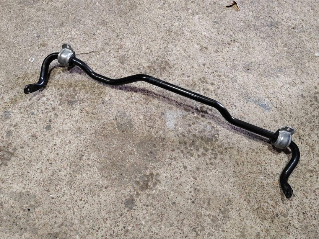 стабилизатор подвески задний Skoda Superb 3 поколение 2019, 2.0 л., бензин, 5Q0511305BE - фото №1