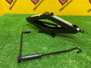 домкрат Volkswagen Passat B8 [рестайлинг] 2022, 2.0 л., бензин, 3Q0011031C