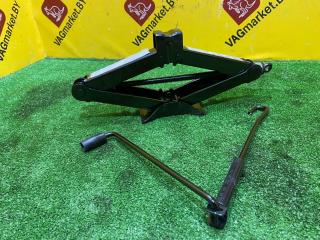 домкрат Volkswagen Tiguan 2 поколение [рестайлинг] 2022, 2.0 л., бензин, 5QF011031C