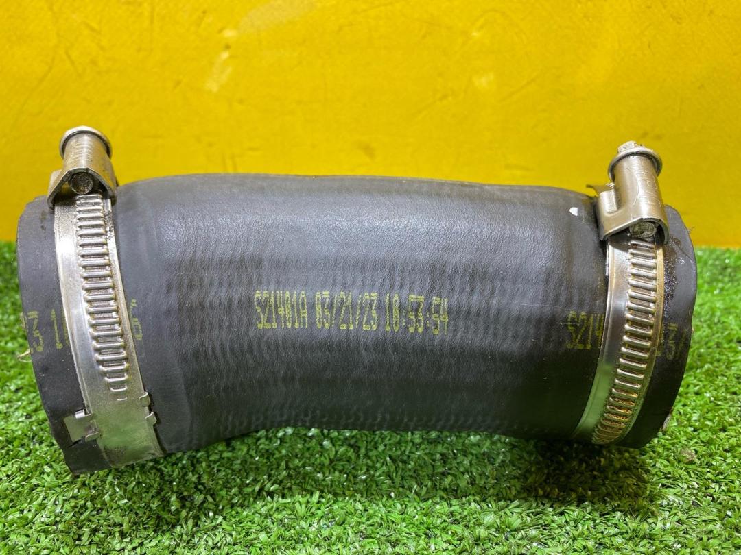 патрубок интеркулера Audi Q3 F3 2023, 2.0 л., бензин, 6C0145838A - фото №1