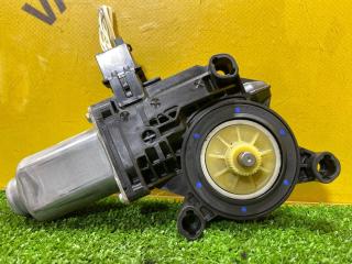 моторчик стеклоподъемника передний правый Volkswagen Amarok 1 поколение 2H 2012, 2.0 л., дизель, 6R0959802M