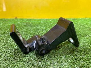 петля двери Volkswagen Amarok 1 поколение 2H 2012, 2.0 л., дизель, 8K0831401A