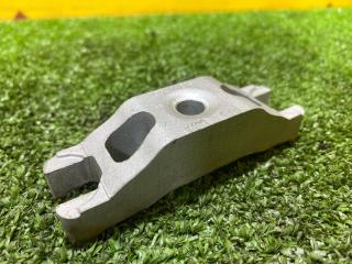 крепление форсунки Volkswagen Amarok 1 поколение 2H 2012, 2.0 л., дизель, 03L130216