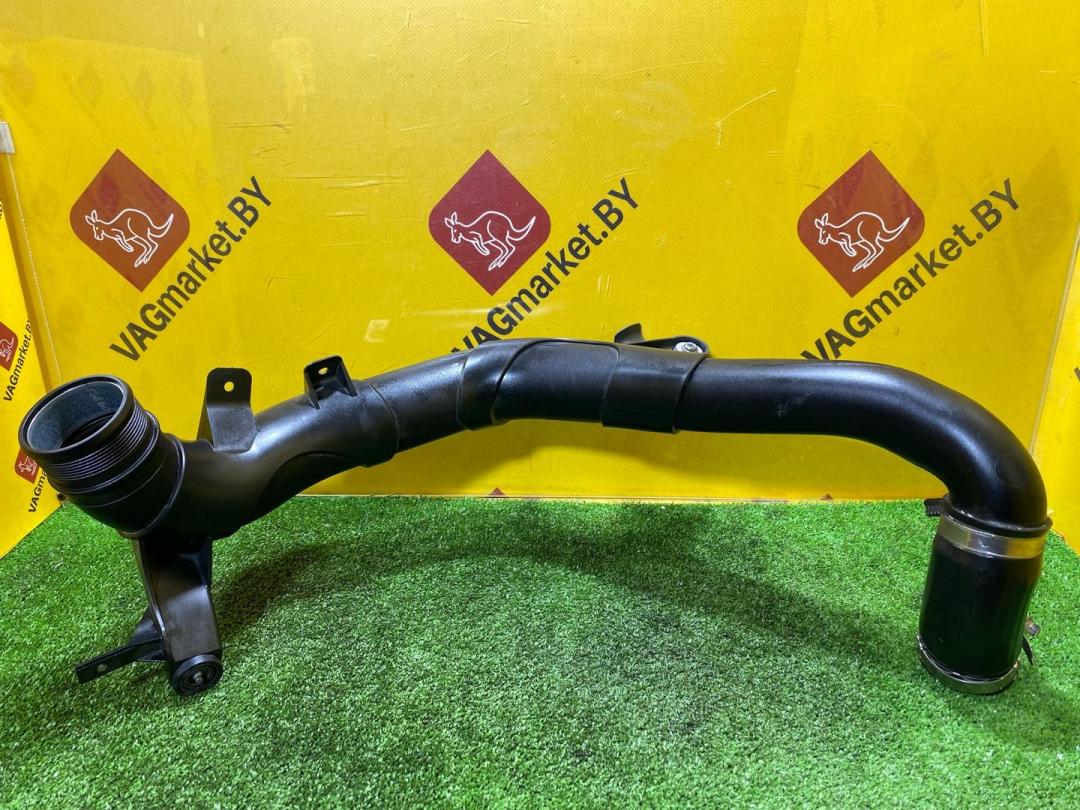 патрубок интеркулера Volkswagen Tiguan 2 поколение 2020, 2.0 л., бензин, 5Q0145840B - фото №1